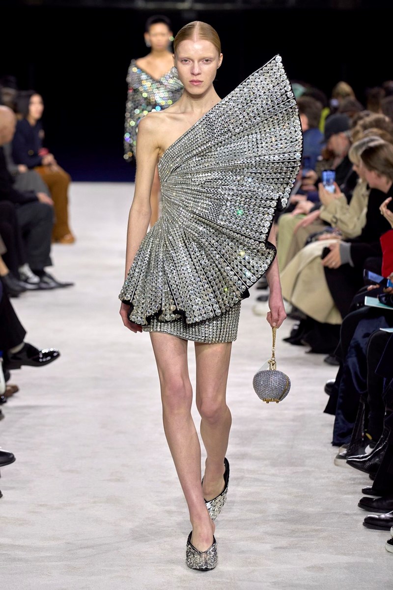 Εβδομάδα μόδας του Παρισιού: Από τον Dior στον Paco Rabanne, αυτά είναι τα looks που ξεχωρίσαμε μέχρι τώρα - εικόνα 14