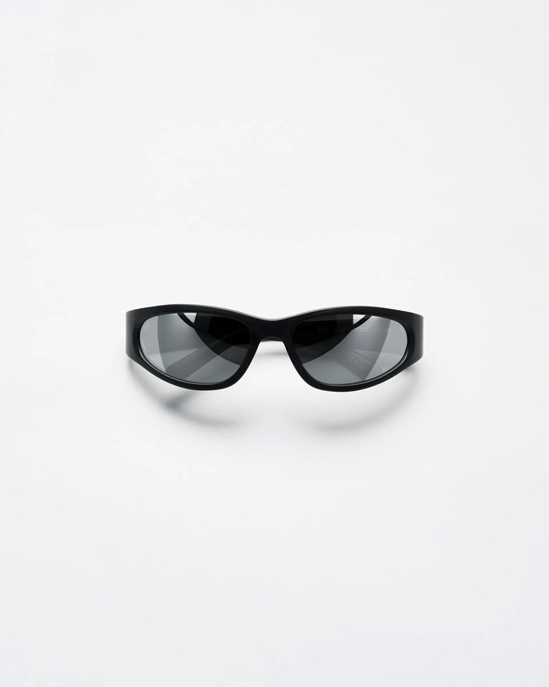 Gigi Hadid, Hailey Bieber, Kendall Jenner: Ποια είναι τα αγαπημένα τους γυαλιά ηλίου και πώς να τα αποκτήσεις - εικόνα 2