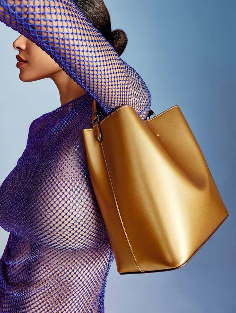 montelo_me_dixtiwto_mple_top_kai_xrysi_tsanta