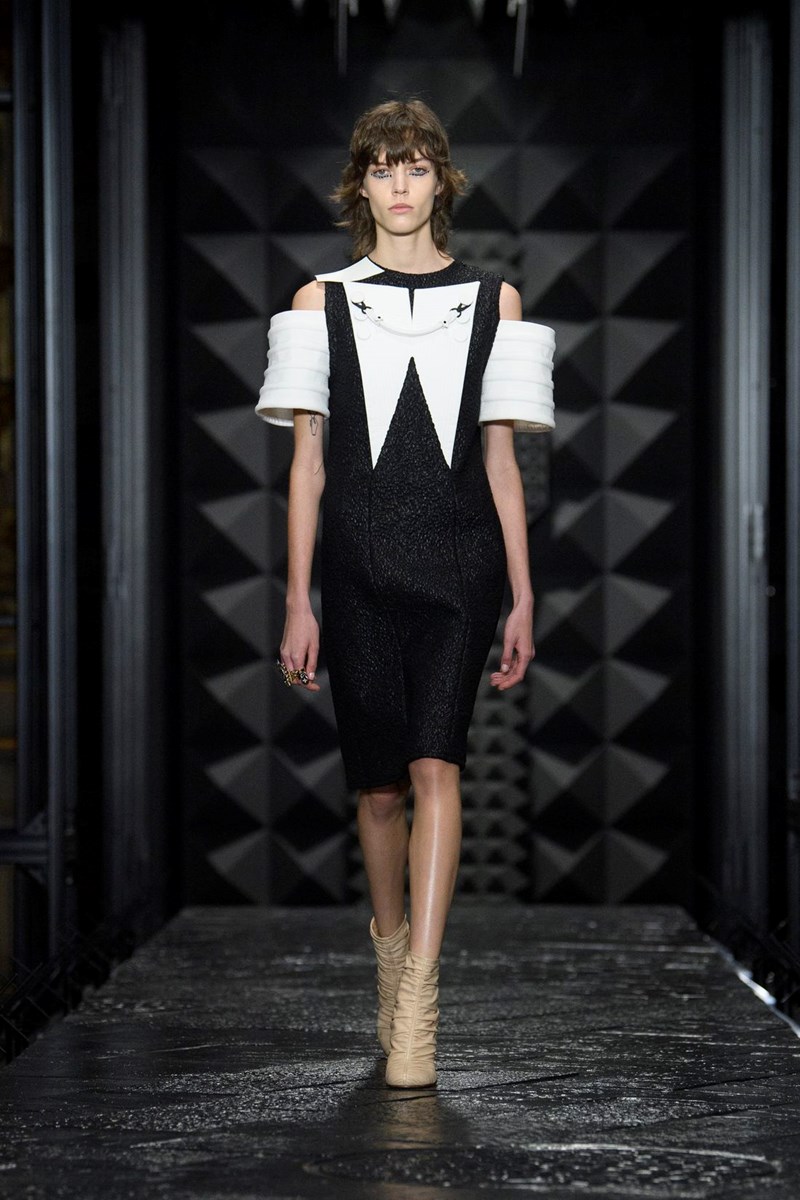 montelo_sto_catwalk_tis_louis_vuitton_gia_ti_syllogi_FW23