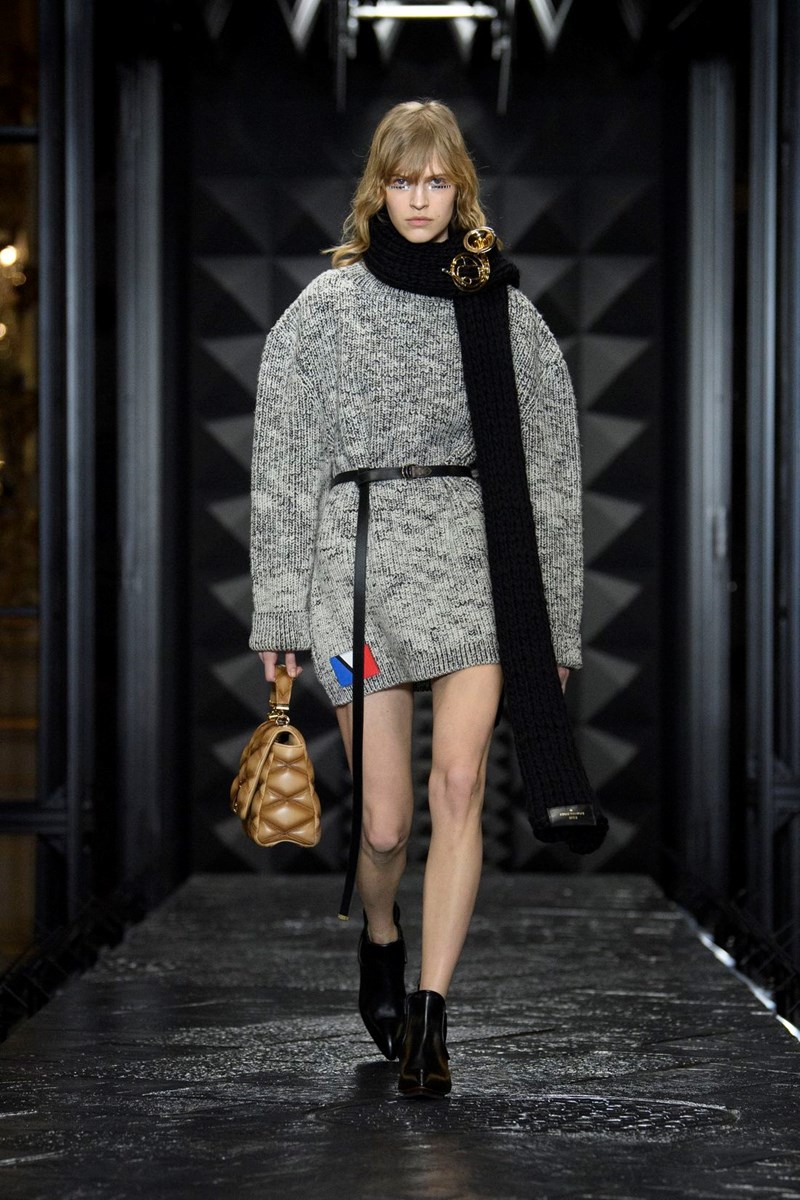 montelo_sto_catwalk_tis_louis_vuitton_gia_ti_syllogi_FW23