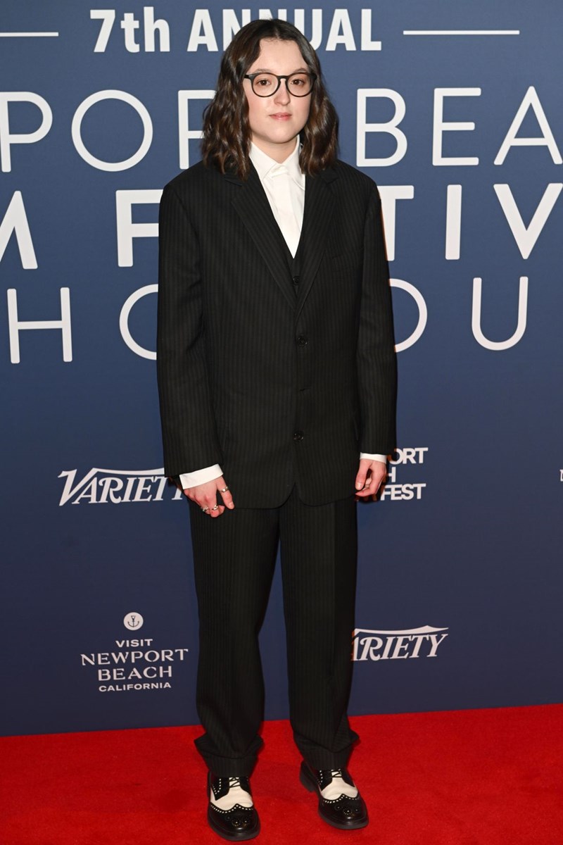 The Last of Us: 5 φορές που η Bella Ramsey απέδειξε ότι είναι ένα ανερχόμενο gender fluid fashion icon - εικόνα 3