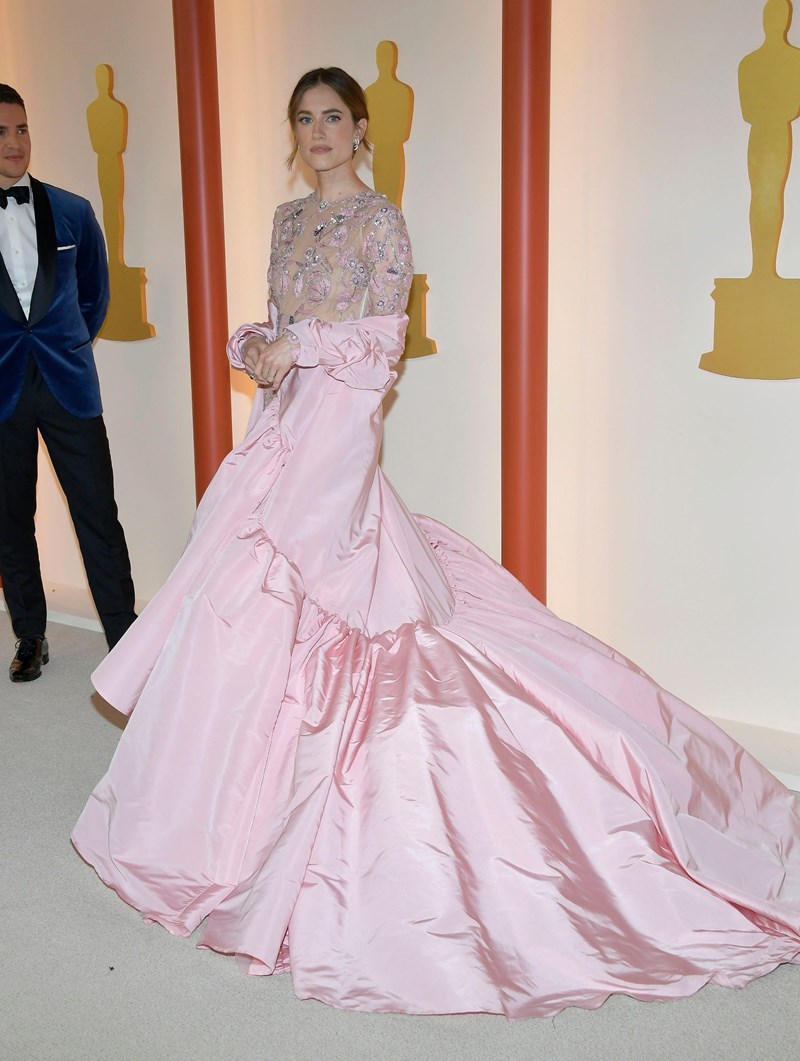 Oscars 2023: Οι λαμπερές εμφανίσεις στο...σαμπανιζέ χαλί - εικόνα 19