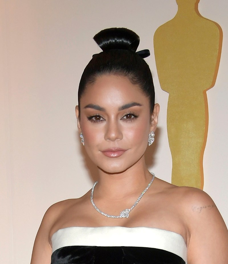 Oscars 2023: Τα beauty looks που μαγνήτισαν τα βλέμματα - εικόνα 6