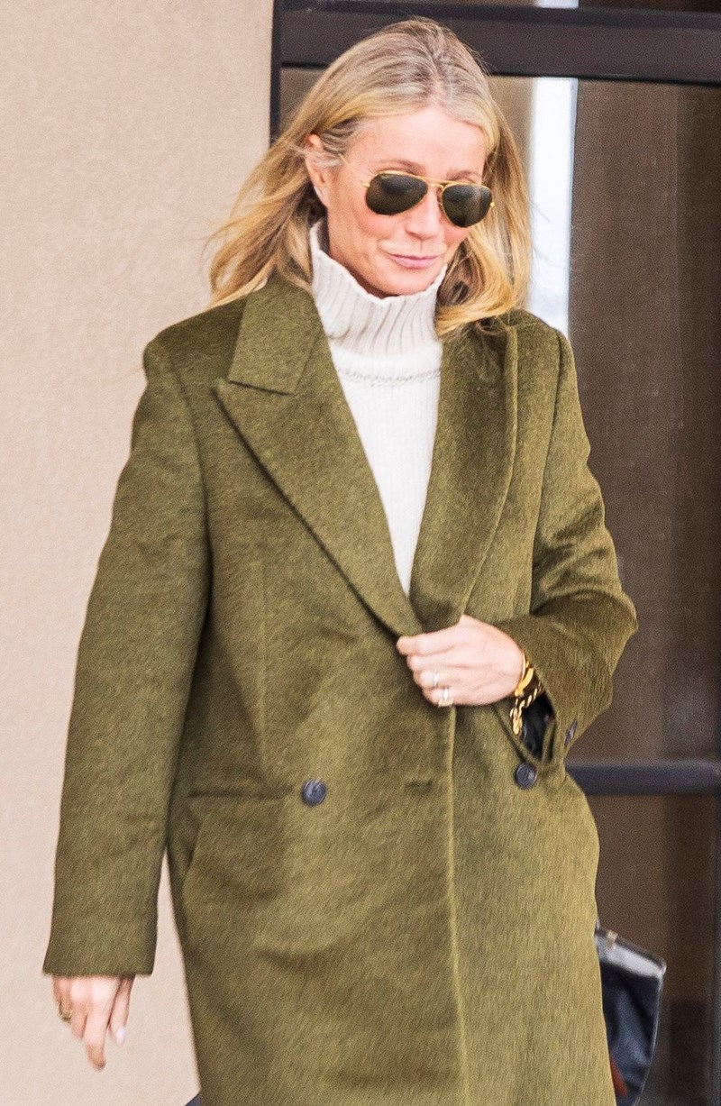 gwyneth_paltrow_me_krem_zivagko_kai_ladi_palto