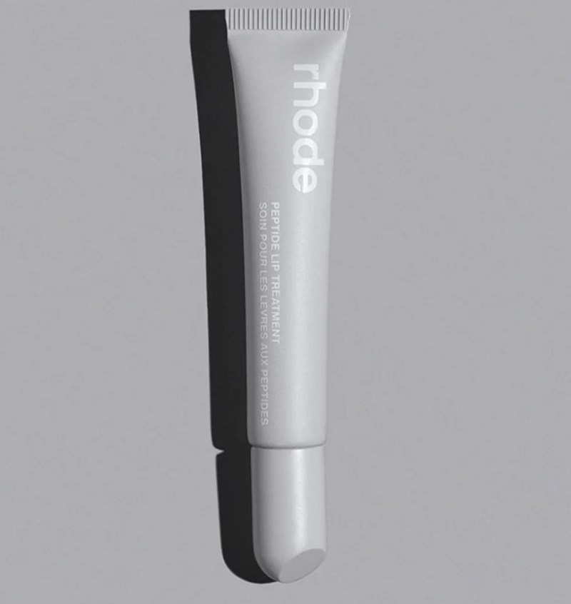 Hailey Bieber: Ξέρουμε ακριβώς ποια είναι τα δύο προϊόντα που χρησιμοποιεί για juicy χείλη - εικόνα 3