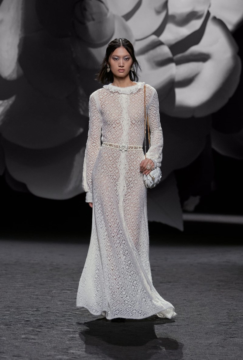 montelo_sto_catwalk_tis_chanel_gia_ti_syllogi_fw23_ready_to_wear