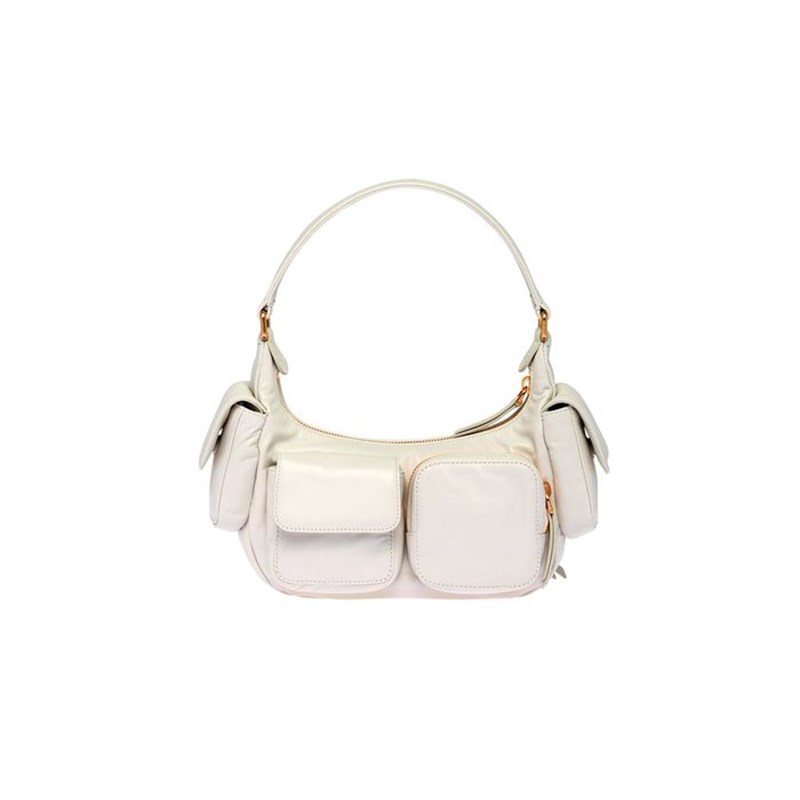 lefki_tsanta_wmou_me_tsepes