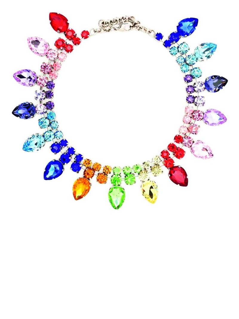 kolie_me_petradia_sta_xrwmata_tou_ouraniou_toksou