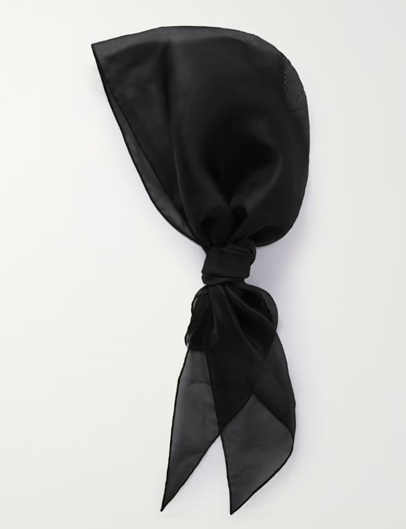 mavro_mantili_apo_organtza_the_row