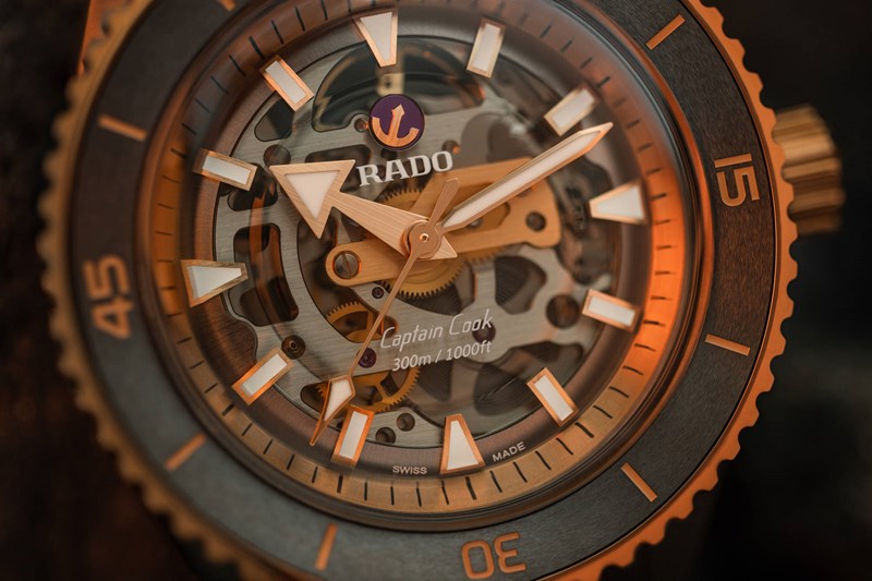 Captain Cook High-Tech Ceramic Skeleton: Ένα ρολόι στις νέες φλογερές αποχρώσεις της εξερεύνησης - εικόνα 1