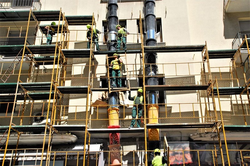 ergates_se_oikodomi_pano_sti_skalosia