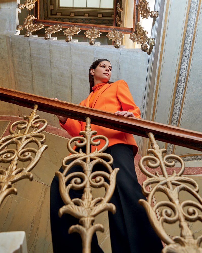 Ηρώ Μπέζου - Έκτορας Λιάτσος: «Ο Ρωμαίος και Ιουλιέττα δεν είναι ρομαντικοί ήρωες μόνο γιατί ερωτευτηκαν, αλλά γιατί ξεγύμνωσαν τον νεκρό, σάπιο κόσμο γύρω τους» - εικόνα 3