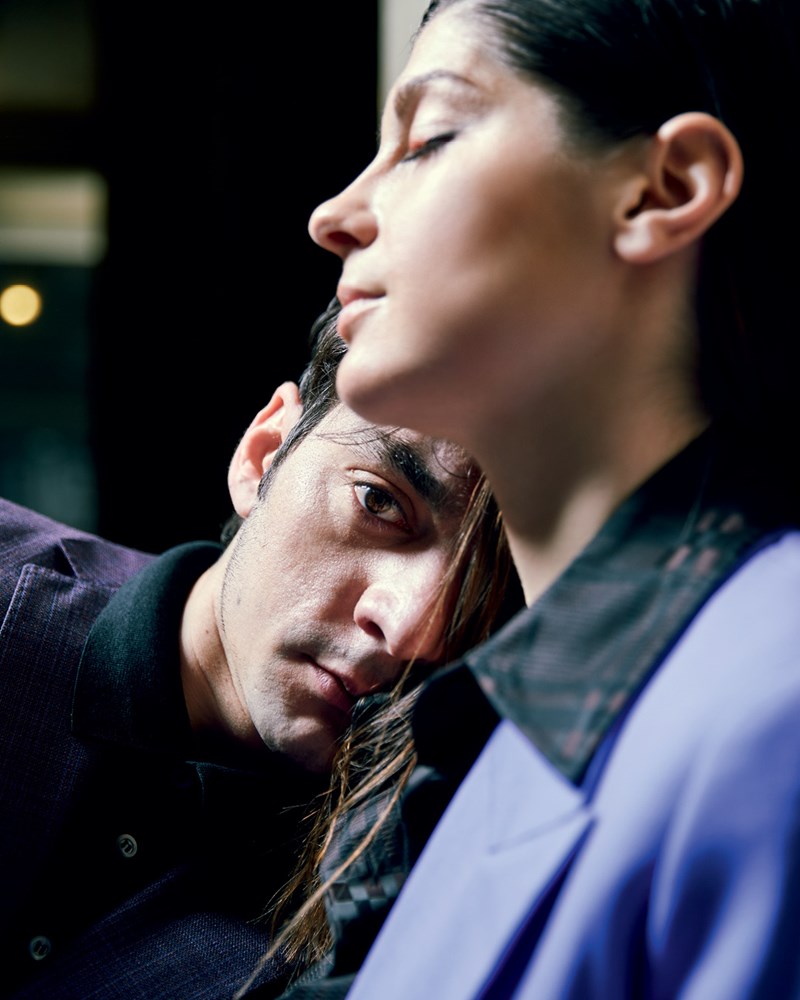 Ηρώ Μπέζου - Έκτορας Λιάτσος: «Ο Ρωμαίος και Ιουλιέττα δεν είναι ρομαντικοί ήρωες μόνο γιατί ερωτευτηκαν, αλλά γιατί ξεγύμνωσαν τον νεκρό, σάπιο κόσμο γύρω τους» - εικόνα 1