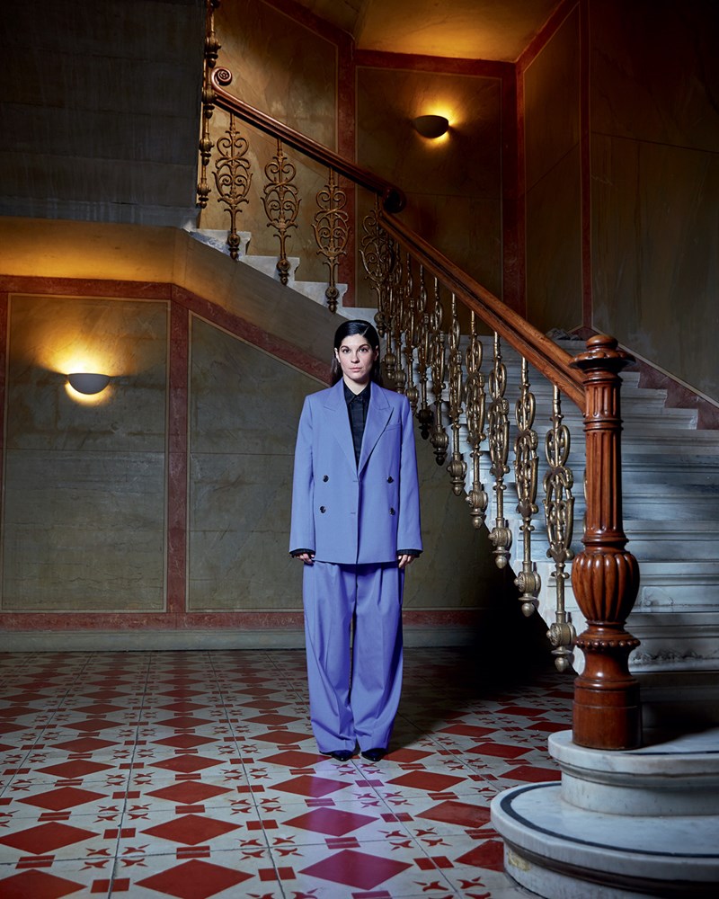 Ηρώ Μπέζου - Έκτορας Λιάτσος: «Ο Ρωμαίος και Ιουλιέττα δεν είναι ρομαντικοί ήρωες μόνο γιατί ερωτευτηκαν, αλλά γιατί ξεγύμνωσαν τον νεκρό, σάπιο κόσμο γύρω τους» - εικόνα 2