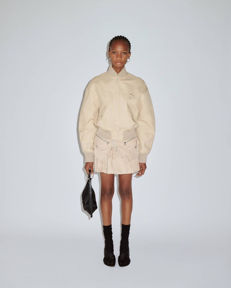 Η γυναικεία συλλογή της Trussardi για τη σεζόν SS23 επαναπροσδιορίζει τη θηλυκότητα - εικόνα 1