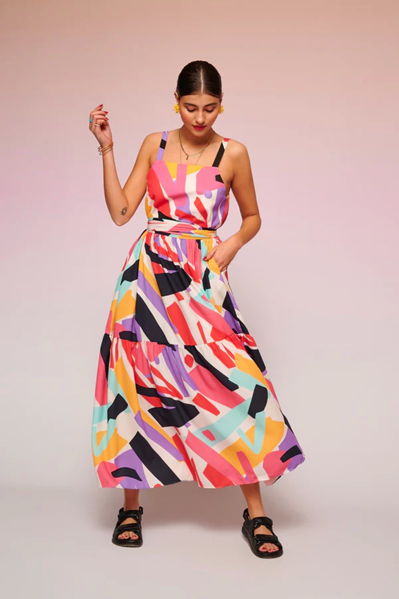 montelo_me_forema_me_tirantes_kai_sxedia