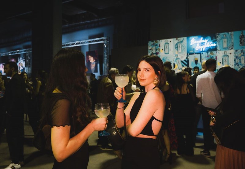 MINAS UNCHAINED: Ο διάσημος οίκος design γιόρτασε με δημιουργικά Bombay Sapphire cocktails μια νέα σελίδα στην ιστορία του - εικόνα 2