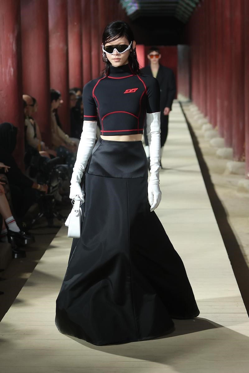 Gucci is alive! Η Cruise Collection 2024 ήταν ακριβώς αυτό που θέλαμε να δούμε από τον οίκο μέχρι την άφιξη του Sabato De Sarno - εικόνα 8