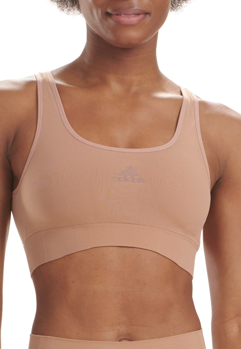 Η Hailey Bieber βάζει ξανά στον χάρτη το αθλητικό σουτιέν - εικόνα 4