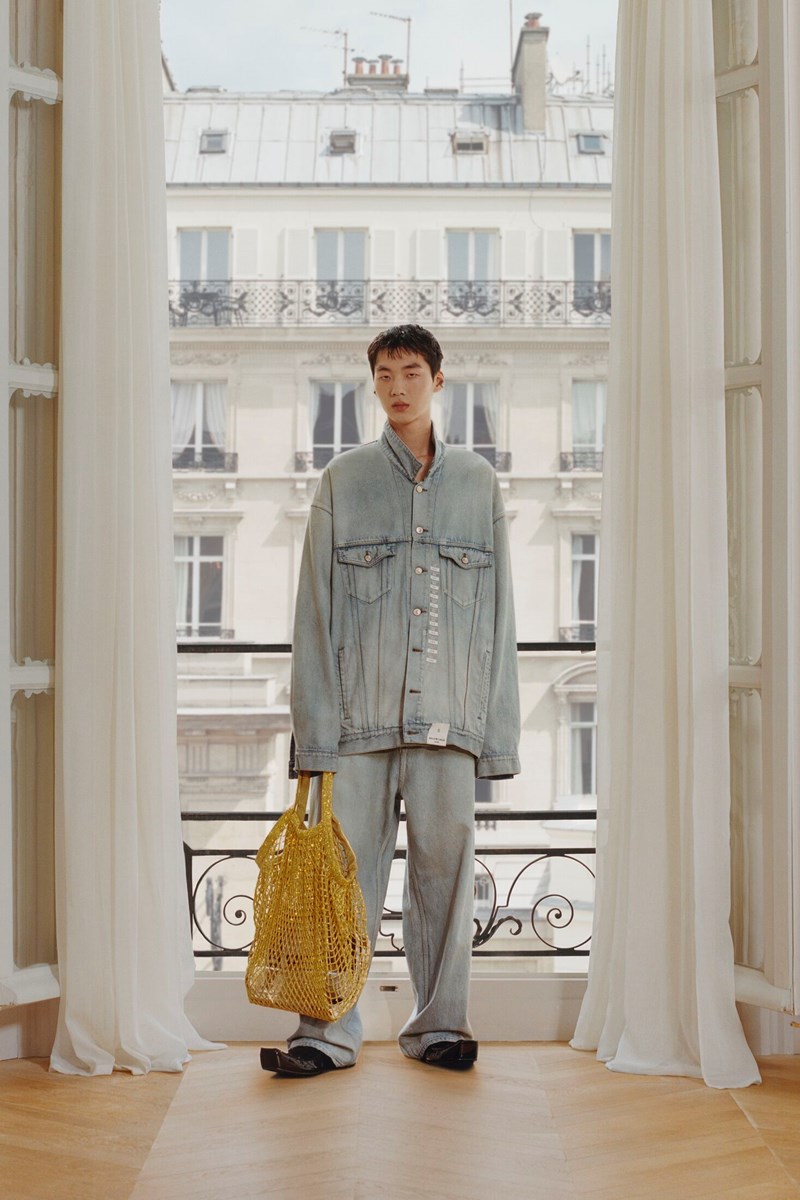 Balenciaga Spring 2024: «Το έχει» ακόμα ο Demna; - εικόνα 4