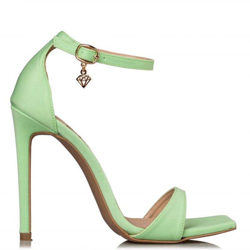 Τρία σούπερ οικονομικά πέδιλα για να μην χρειαστείς άλλο παπούτσι αυτό το καλοκαίρι - εικόνα 3