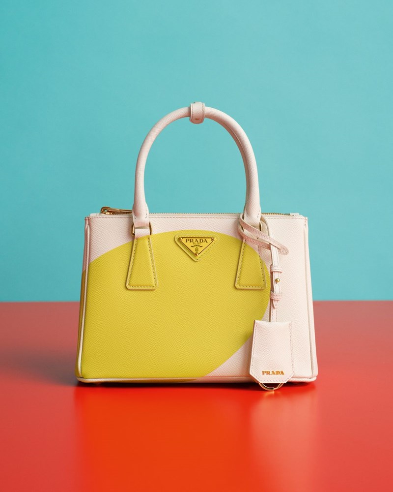 Η Scarlett Johansson είναι το πρόσωπο της καμπάνιας για την εμβληματική τσάντα Prada Galleria - εικόνα 5