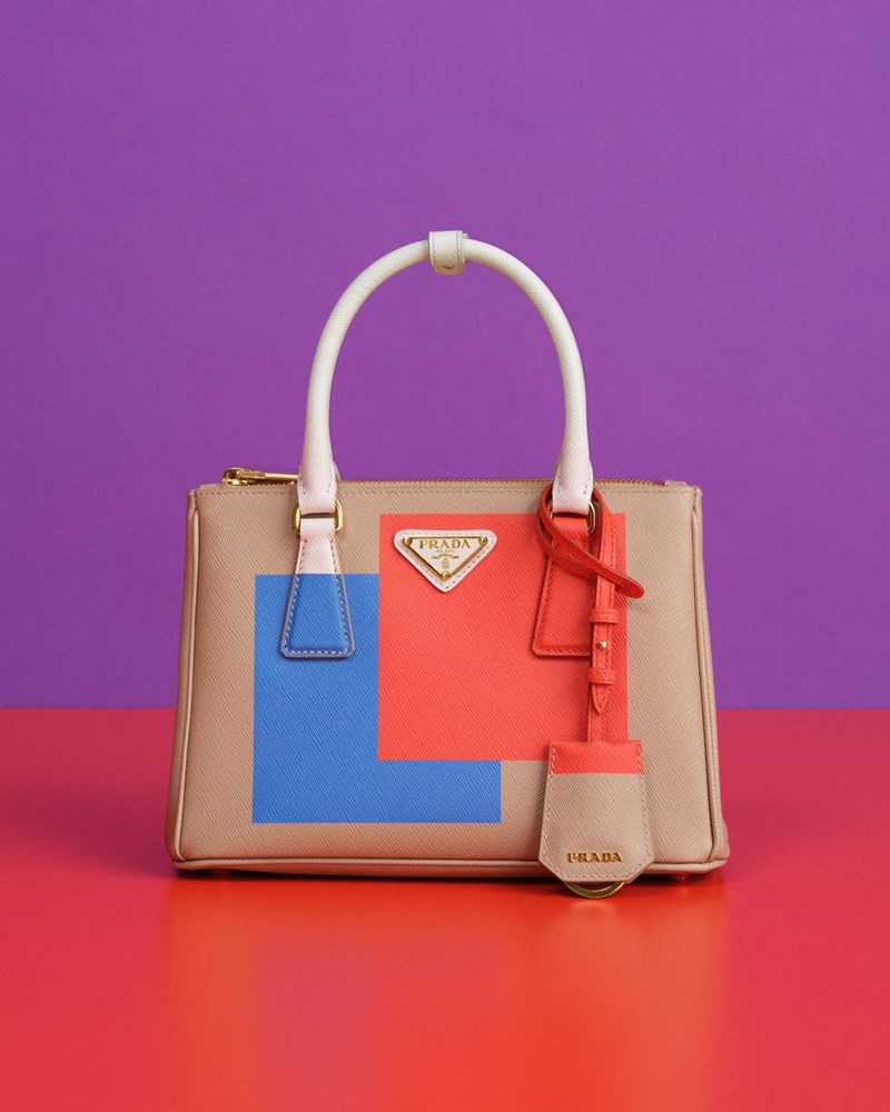 Η Scarlett Johansson είναι το πρόσωπο της καμπάνιας για την εμβληματική τσάντα Prada Galleria - εικόνα 7