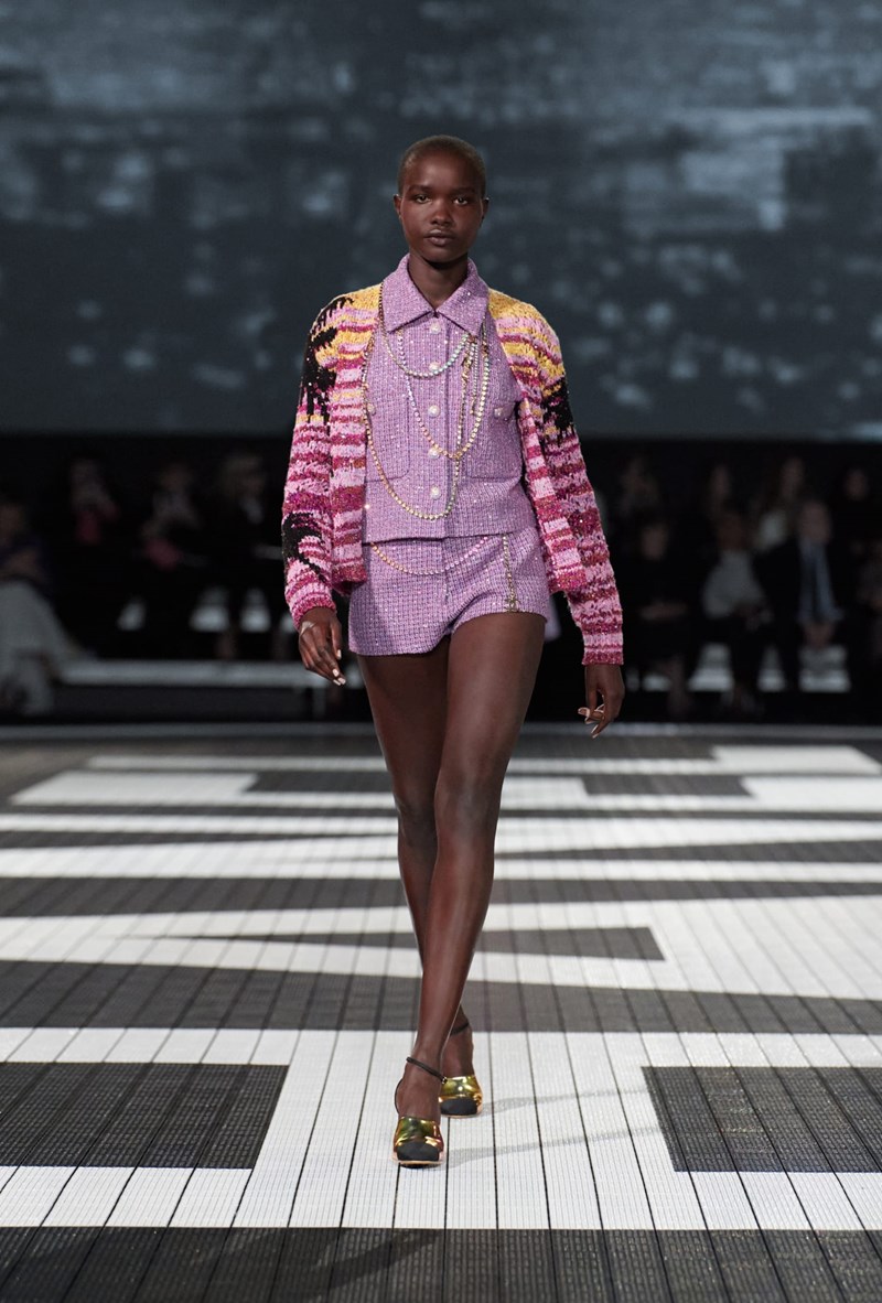 Τα looks της συλλογής Chanel Cruise 2023/ 24 που ξεχωρίσαμε - εικόνα 3