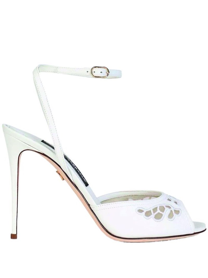 Τα «σεμεδάκια της γιαγιάς» γίνονται ρούχα και αξεσουάρ - εικόνα 6