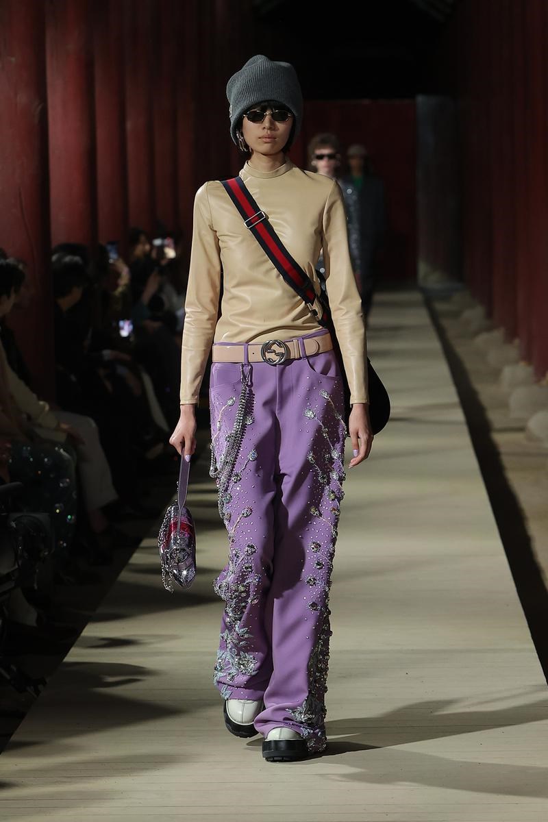 Gucci is alive! Η Cruise Collection 2024 ήταν ακριβώς αυτό που θέλαμε να δούμε από τον οίκο μέχρι την άφιξη του Sabato De Sarno - εικόνα 7