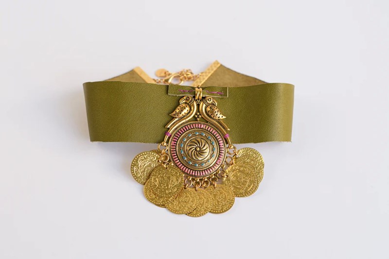 dermatino_choker_me_flouria