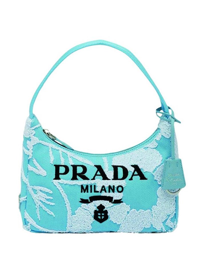 Baby blue: To διάφανο γαλάζιο είναι η νέα μας εμμονή - εικόνα 3