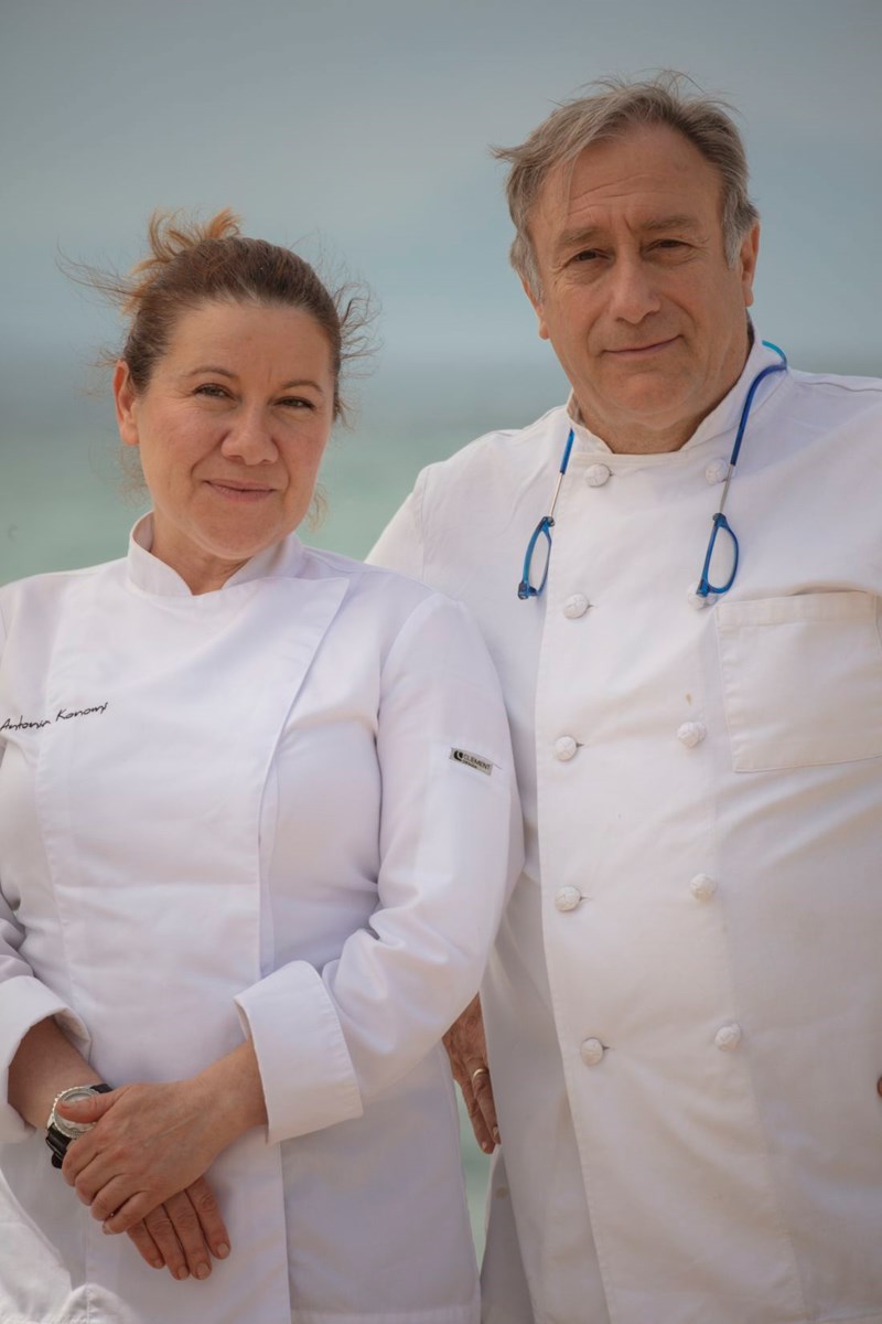 apanemi_mykonos_theoxenia_elle_gr