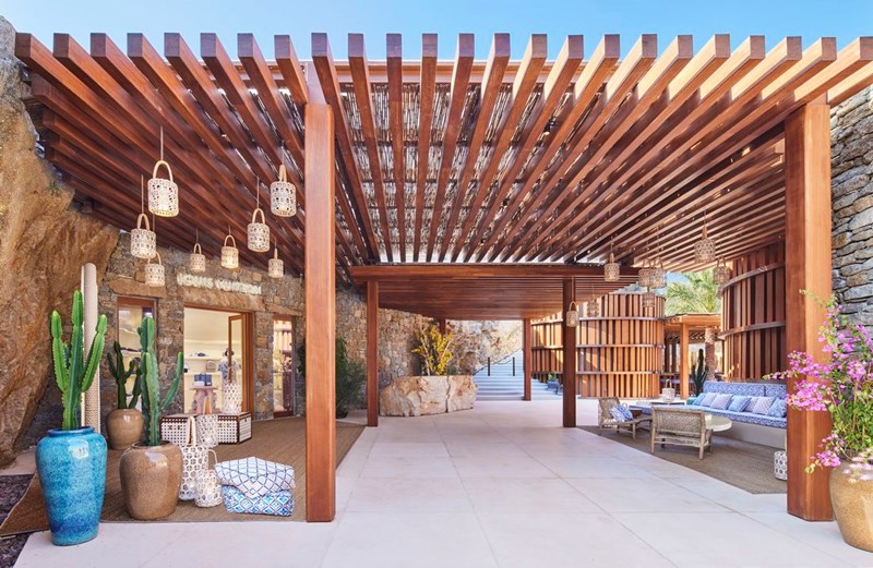 Η Louis Vuitton ανοίγει το πρώτο της pop-up store στο κοσμοπολίτικο Zuma Mykonos - εικόνα 2