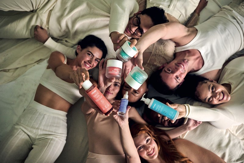 Γνωρίστε το clinéa: Το 1o refillable skincare brand που μπήκε δυναμικά στον τομέα της ομορφιάς, καταρρίπτοντας τα όρια ανάμεσα σε επιστήμη και φύση. - εικόνα 1