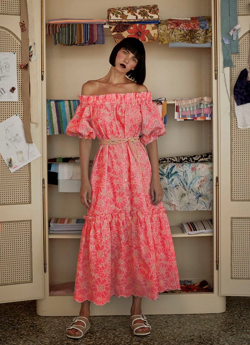 Ruffle Queen: 5 φορέματα ελληνικών brands με βολάν για να γίνεις η βασίλισσα του καλοκαιριού - εικόνα 3