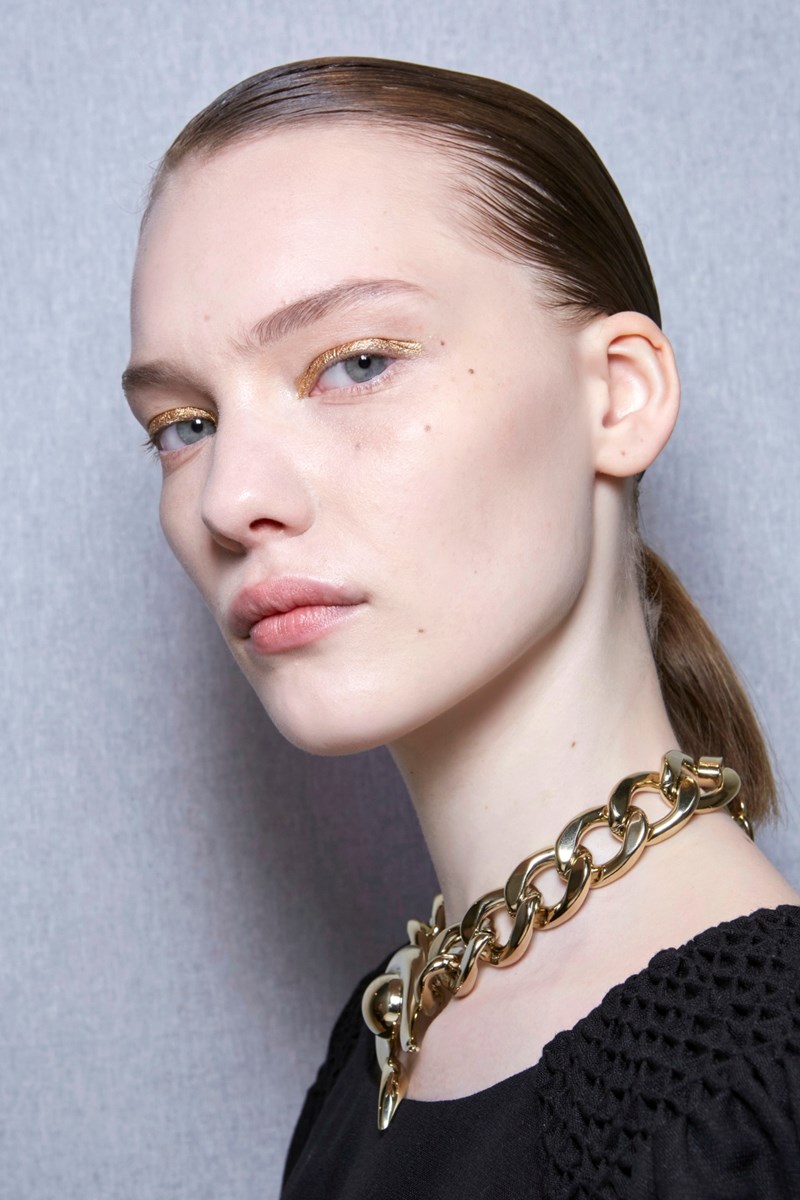 Ανανεωμένη επιδερμίδα; 4 μυστικά που πρέπει να γνωρίζεις, πριν αγοράσεις το επόμενο beauty προϊόν - εικόνα 1