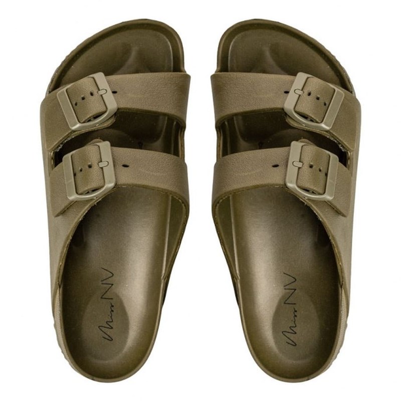 papoutsia_envie_quiet_luxury