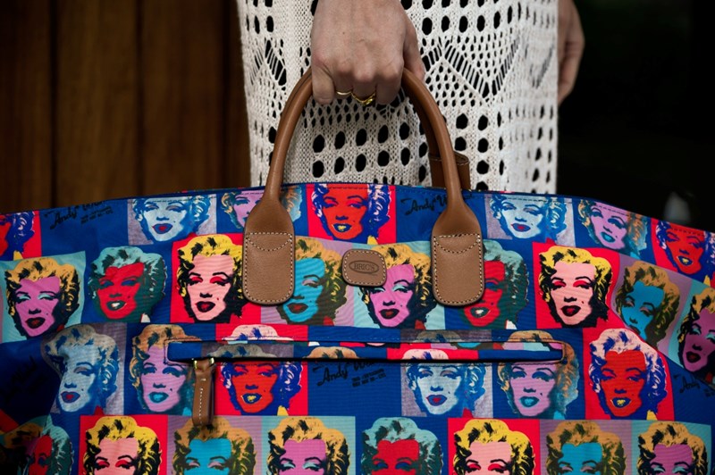 Τα ELLE Girls ετοιμάζονται για τις καλοκαιρινές αποδράσεις τους με είδη ταξιδίου από τα καταστήματα Bag Stories - εικόνα 9