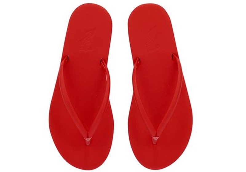 Οι stylish σαγιονάρες και τα ιδιαίτερα slides που δεν θα χορταίνεις να φοράς στην παραλία - εικόνα 5