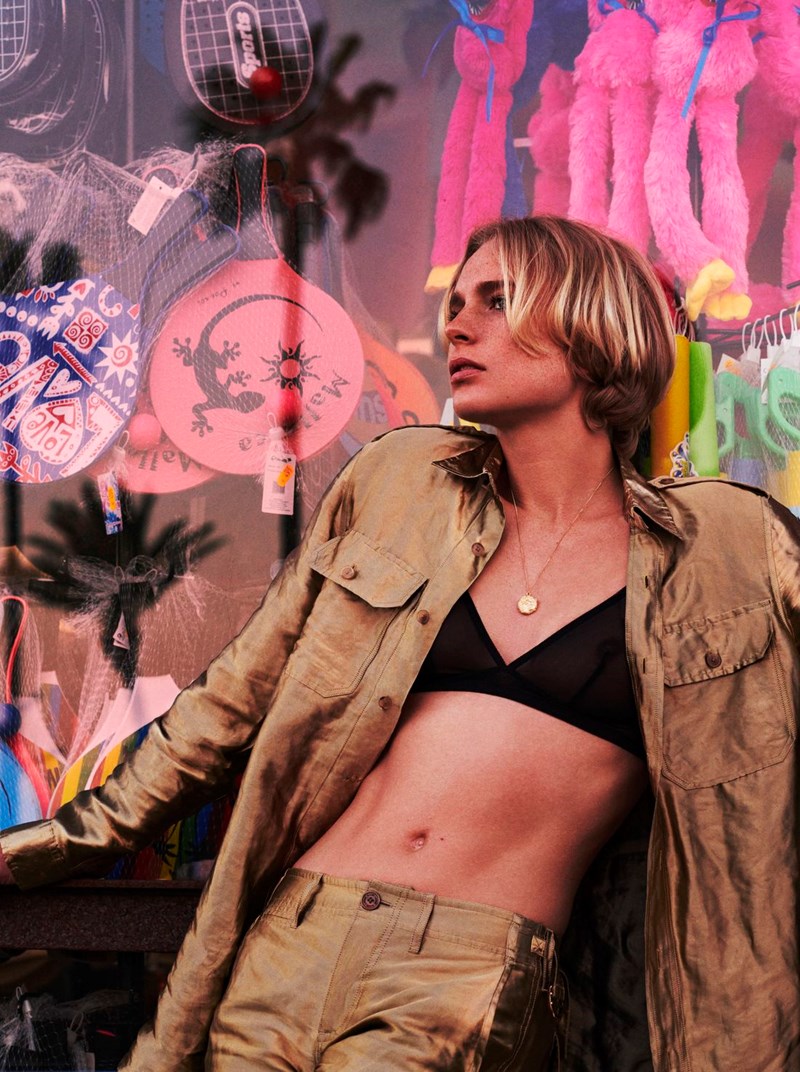 Rock 'n' roll look: Τα λαμπερά outfits κυριαρχούν στην γκαρνταρόμπα του καλοκαιριού - εικόνα 7