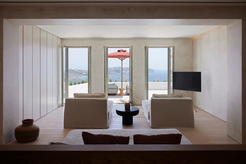 BILL&COO Coast Suites στη Μύκονο: Mια νέα φιλοσοφία διακοπών, σε ένα ιδιωτικό παράδεισο - εικόνα 1