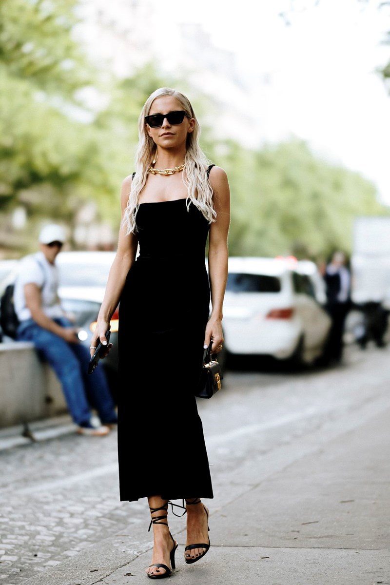 Είσαι shoe lover; Αυτά είναι τα παπούτσια που φόρεσαν οι fashion insiders στην Couture Εβδομάδα Μόδας στο Παρίσι - εικόνα 3