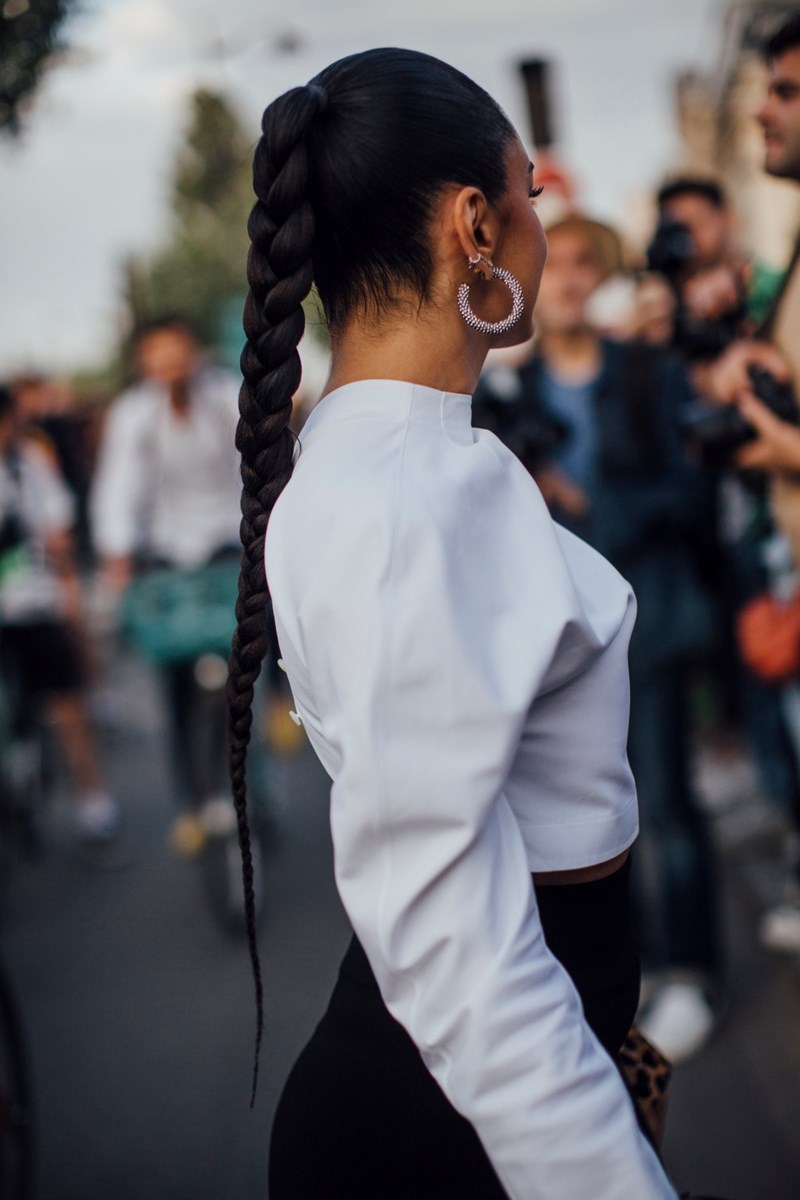 6 χτενίσματα που θα σε σώσουν τις ημέρες του καύσωνα - εικόνα 1