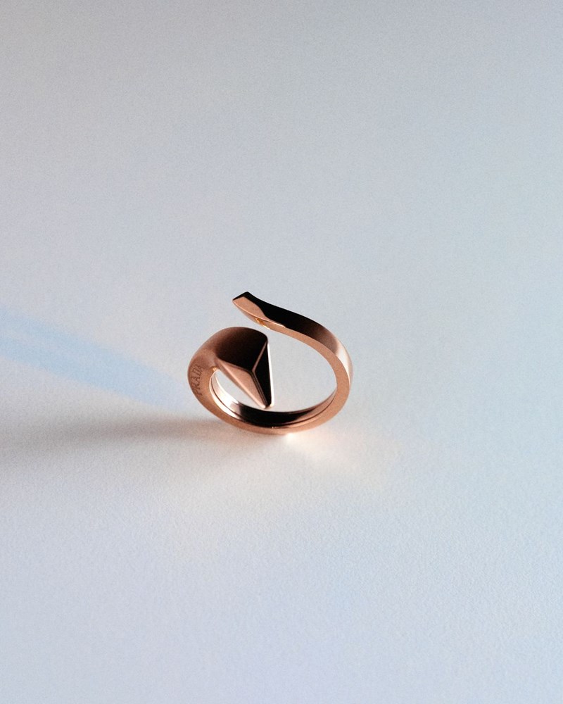 Prada Fine Jewelry Eternal Gold: Το rose gold πρωτοστατεί στα πολυτελή κοσμήματα της σεζόν - εικόνα 4
