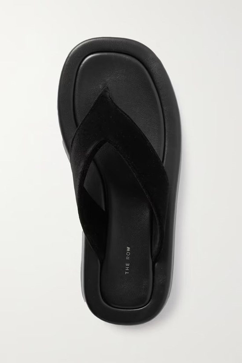 Οι stylish σαγιονάρες και τα ιδιαίτερα slides που δεν θα χορταίνεις να φοράς στην παραλία - εικόνα 8