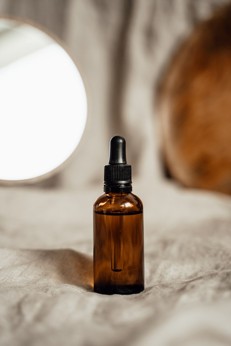 Αυτό το φυσικό έλαιο λειτουργεί και ως θερμοπροστασία για τα μαλλιά - εικόνα 1