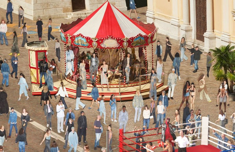 "Βρες το D": Οι συλλογές της Diesel βρίσκονται στο σήμερα, όπως ακριβώς και η νέα της "new age" καμπάνια - εικόνα 2