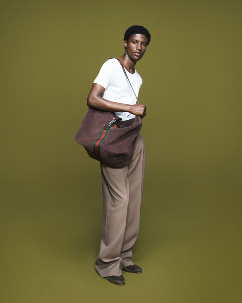 Gucci FW 2023: Η νέα καμπάνια οραματίζεται τα αναβαθμισμένα φθινοπωρινά looks και επανασυστήνει την ιστορική τσάντα Horsebit Chain - εικόνα 2